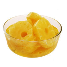 Tranches d&#39;ananas en conserve, morceaux, trichés, morceaux de sirop